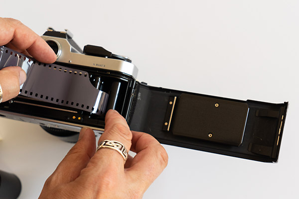 Cómo usar una cámara analógica - Fotografía 35 mm paso a paso